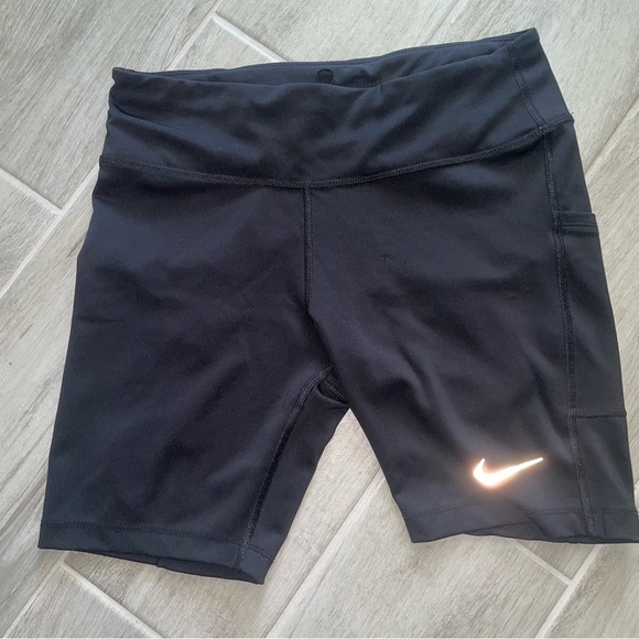Nike Set Bike Shorts w Pockets & Sports Bra Black Size S Running Workout Set - Picture 7 of 7